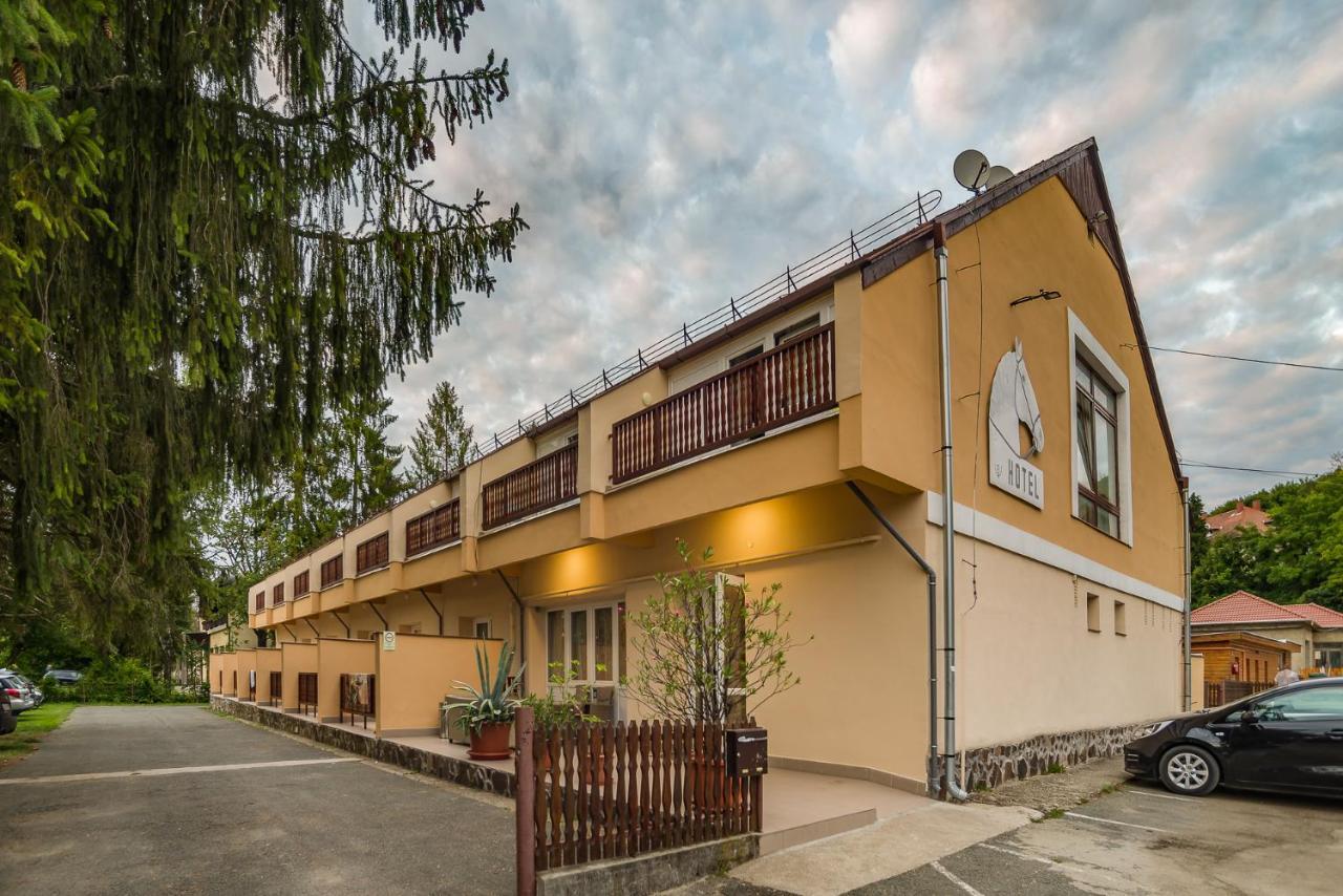 Lipicai Hotel Es Etterem Szilvásvárad Zewnętrze zdjęcie