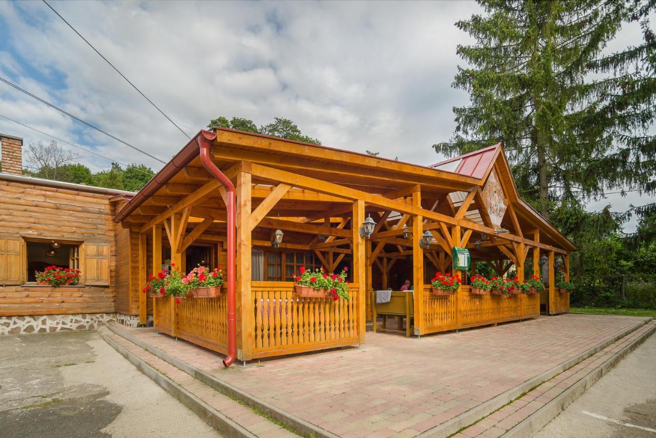 Lipicai Hotel Es Etterem Szilvásvárad Zewnętrze zdjęcie