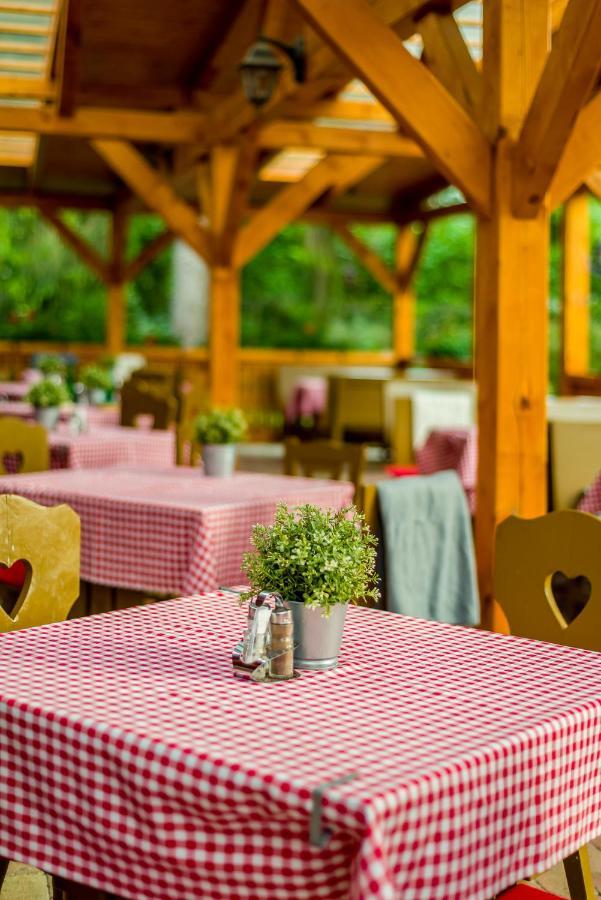 Lipicai Hotel Es Etterem Szilvásvárad Zewnętrze zdjęcie